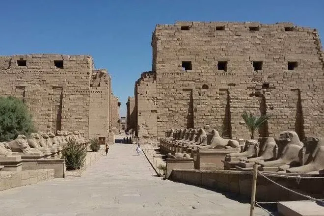 Day tour to Karnak and Luxor temples in Thebes East'